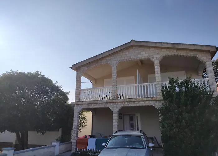 Apartman Vir דירה *