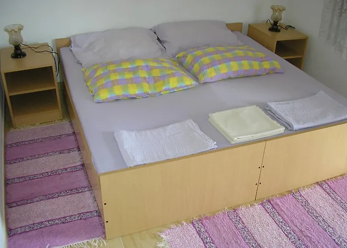 Apartman Vir דירה *