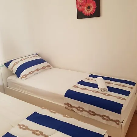 Apartment Ana *